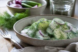 Diese einfache Gurkenmahlzeit erfrischt, sättigt und ist in weniger als zehn Minuten fertig